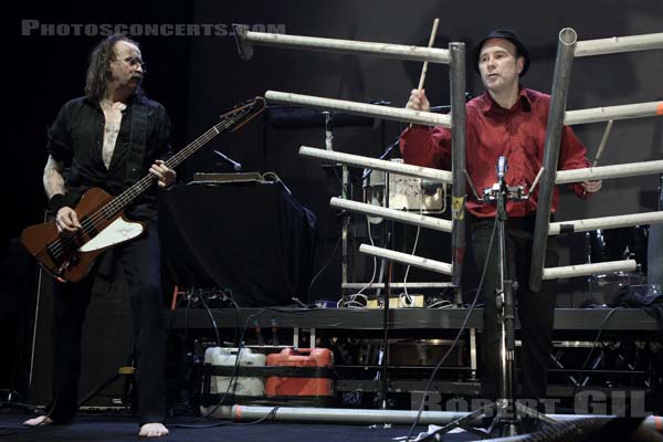 EINSTURZENDE NEUBAUTEN - 2017-05-28 - PARIS - Nef Nord - Grande Halle - Alexander von Borsig [Alexander Hacke] - Andrew Chudy